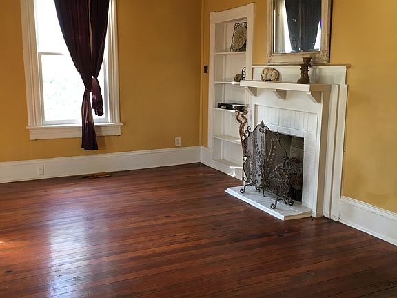 Living room with built in di