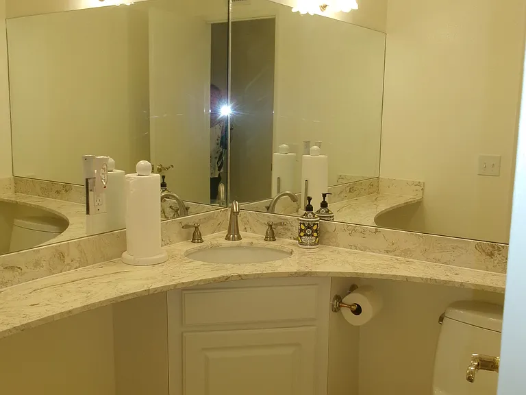 3114 N Springfield St — Photo 16
