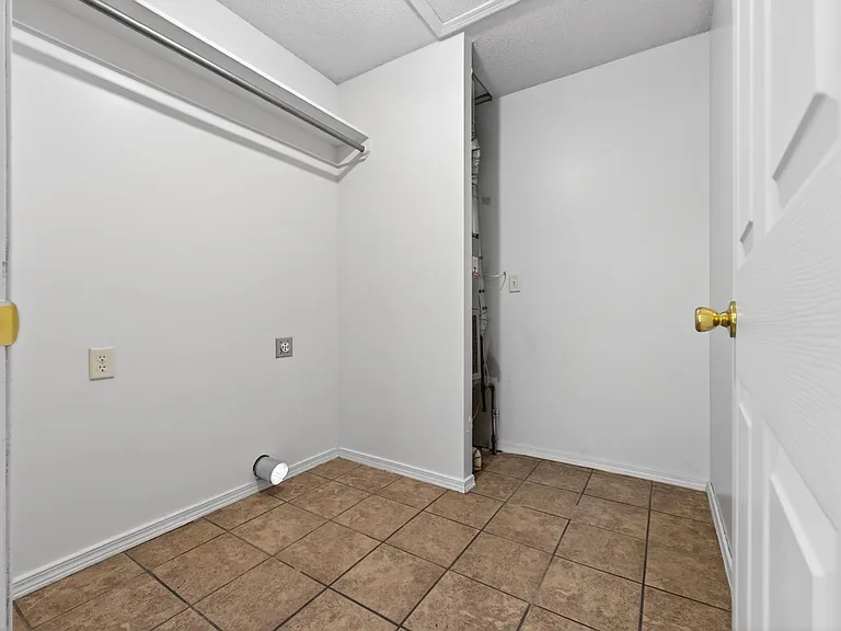 4329-4337 S Elizabeth Ave — Photo 13