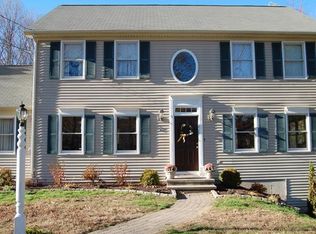 2 Old Town Rd, Newtown, CT 06470