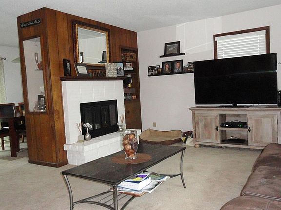 4th image of 309 8th Ave N