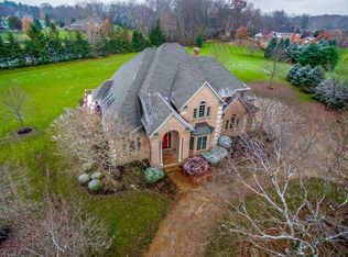 7202 Meadowlands Ave NW, North Canton, OH 44720