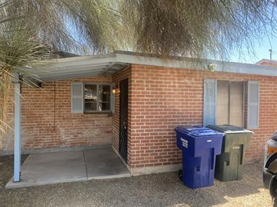 3248 E Edison St #5