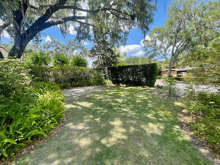 610 Gaines Way — Photo 3