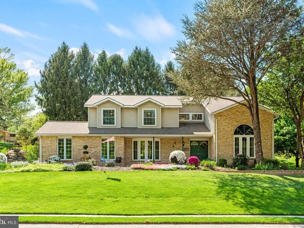 3672 Cimmeron Rd, York, PA 17402