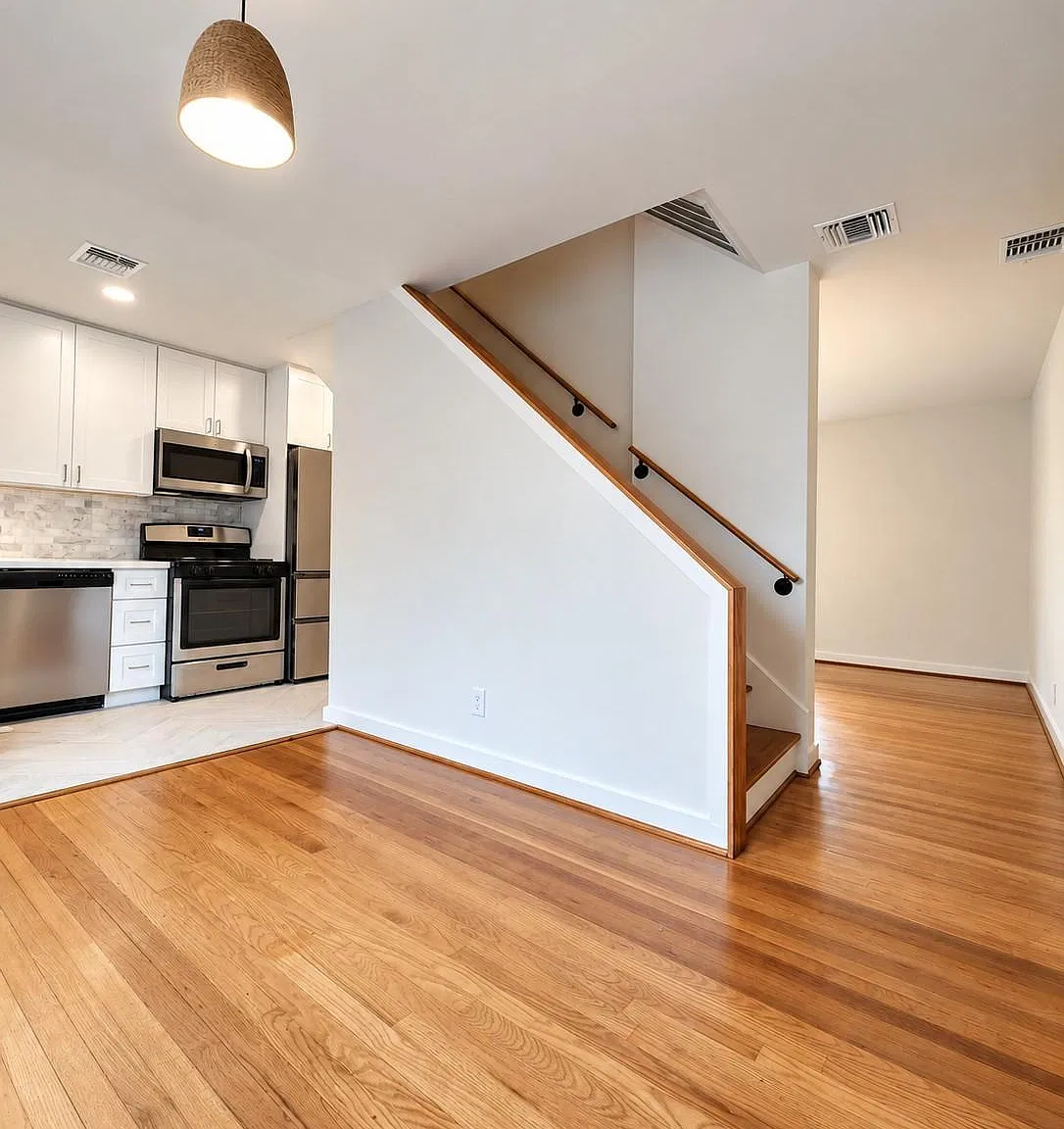 2 bed, 1.0 bath, 936 sqft, $1,900 — Photo 4