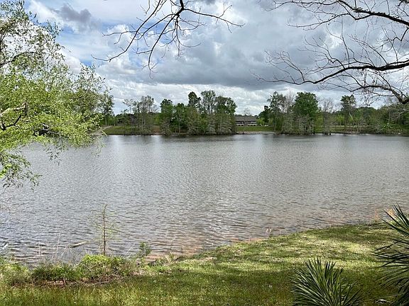 2nd image of 975 Finley Rd
