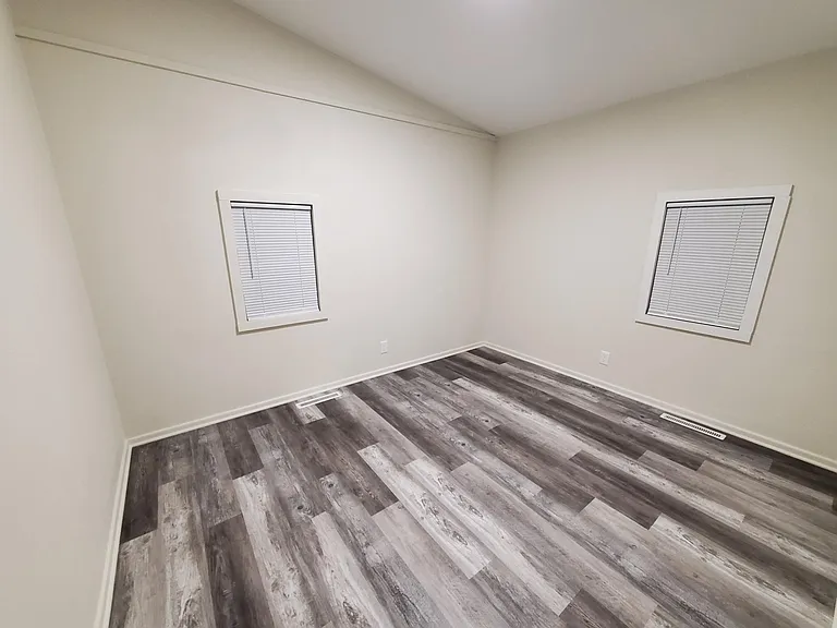 901 SW 32nd St — Photo 11