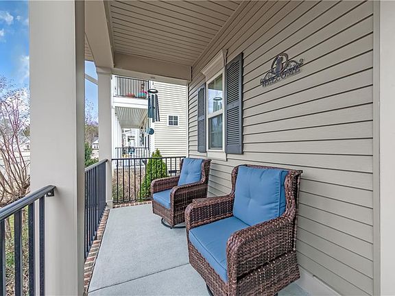 4th image of 7180 Cooks View Ln