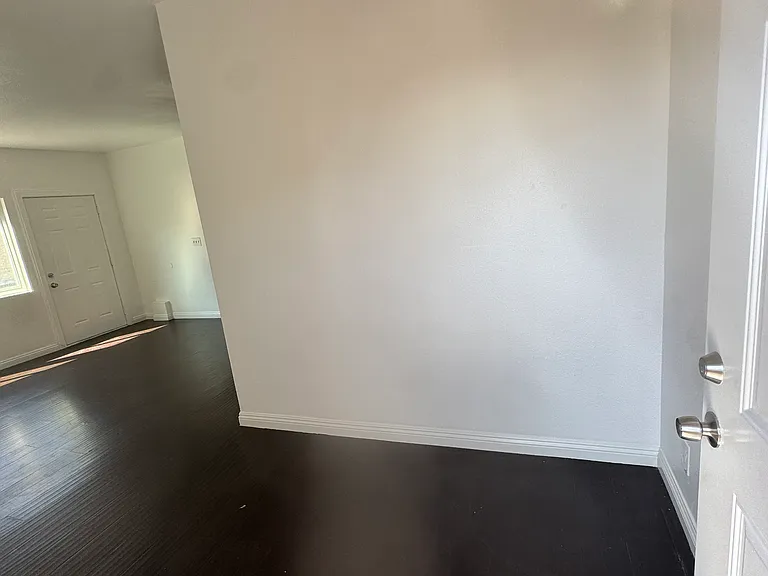 1111 Sunvue Pl #6 — Photo 3
