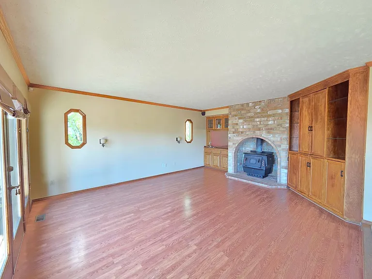 7706 E Woodview Dr — Photo 3