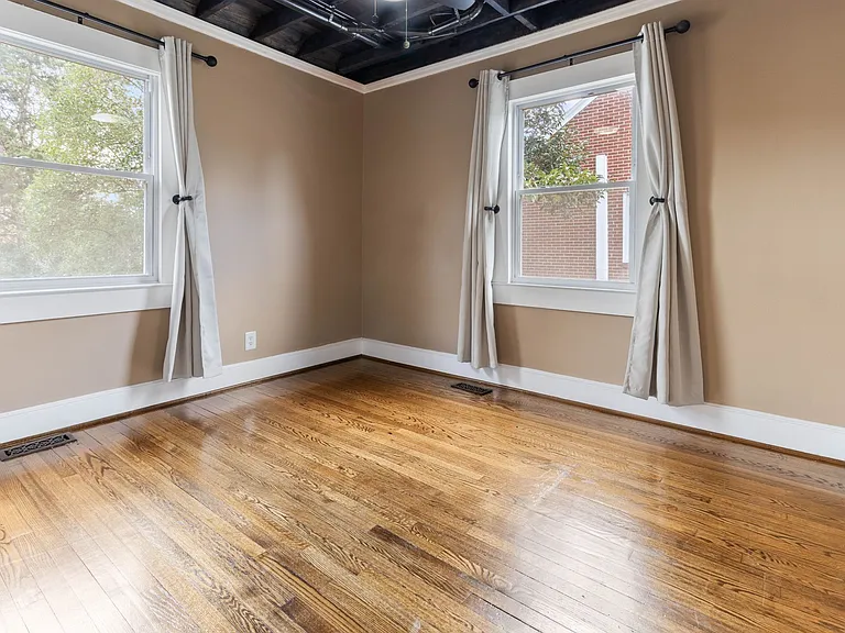 1st floor bedrooms at 907 W wendover ave in Greensboro NC
