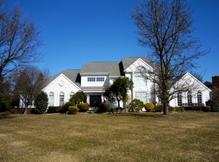 17 Glacier Dr, Princeton Junction, NJ 08550