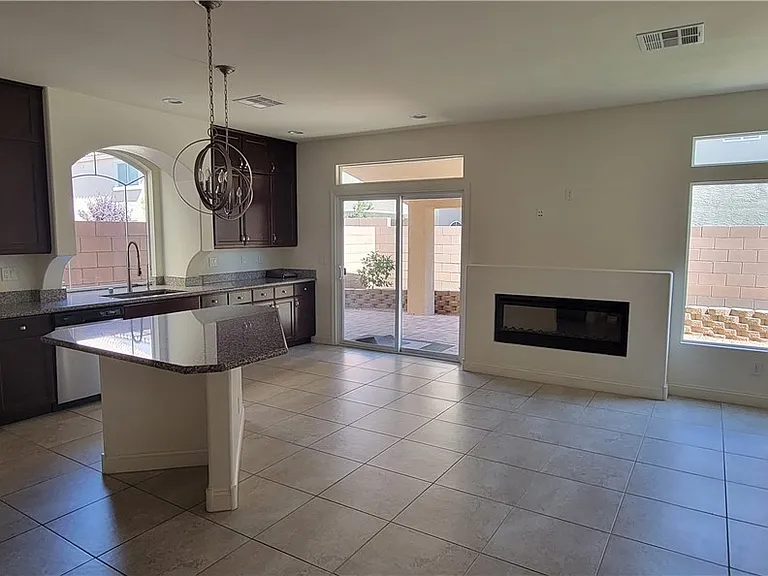 5862 W Haleh Ave — Photo 6