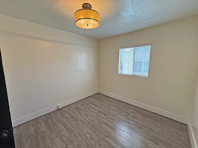 575 Walnut Ave #7 — Photo 7