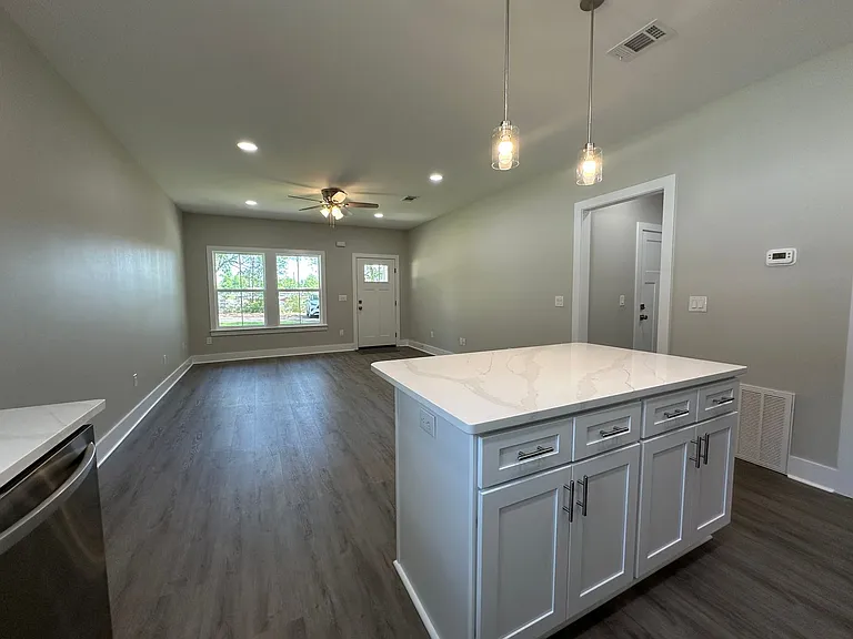 1332 Jackson St — Photo 7