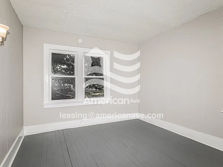 1432598_013_bedroom_13.jpg