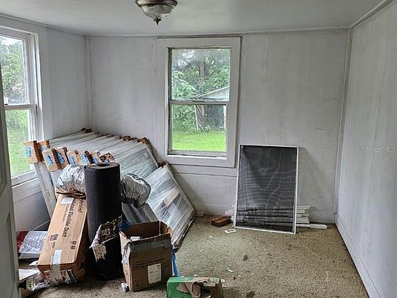 3rd image of 804 NE 9TH AVENUE