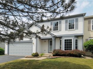 6077 Golfview Dr, Gurnee, IL
