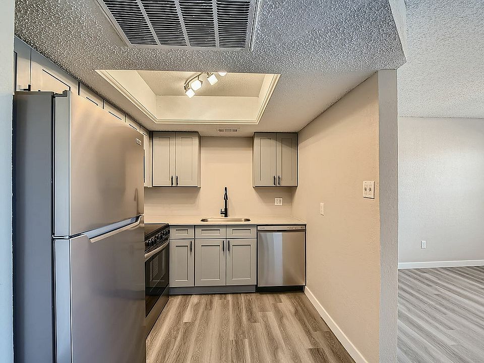 6051 S Hulen St Unit 704 - Web Quality - 008 - 08 Kitchen