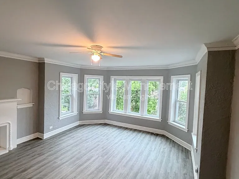 10625 S Calumet Ave #3 — Photo 10