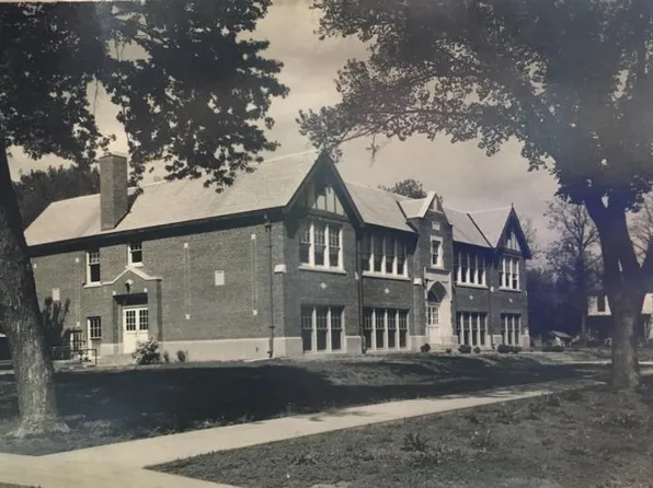 Bown-Corby School @412 North 2nd, 412 N 2nd St, Marion, KS 66861