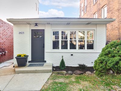 2423 W Thomas St, Chicago, IL, 60622