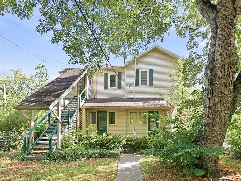 322-324 Bill Edwards Dr — Photo 3