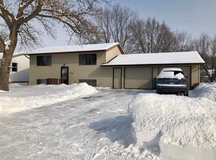 40 Westview Dr, Milford, IA 51351