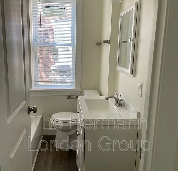 4544 Flad Ave #2W — Photo 10