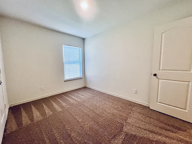 520 Locksley Cv — Photo 20
