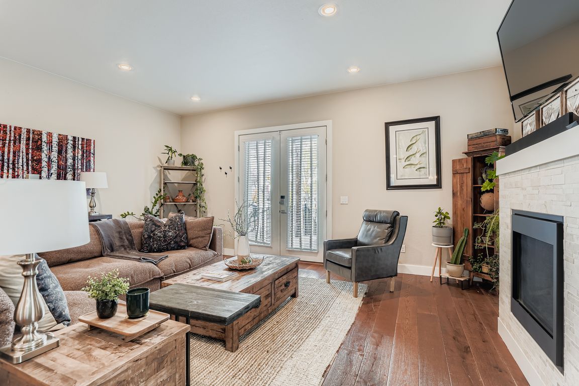 next background image