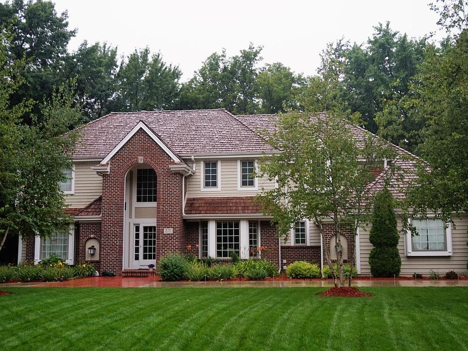 2nd image of W309N1721 Greywood Ln