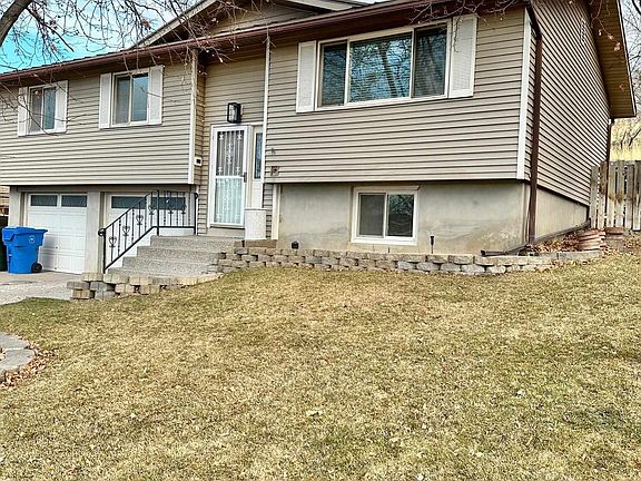 2nd image of 1920 Syringa St