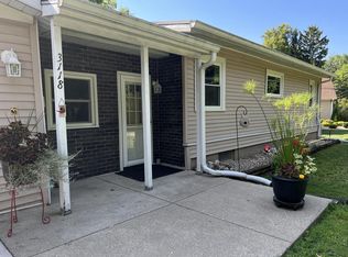 3118 Nagawicka Ave, Delafield, WI 53018