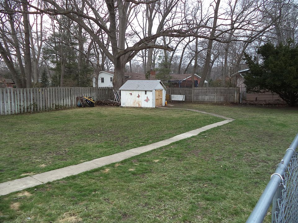 2nd image of 120 California Ave