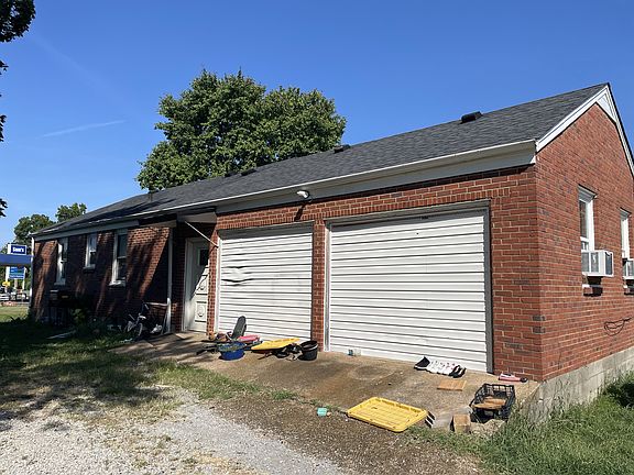 2nd image of 22 E Thompson Ln