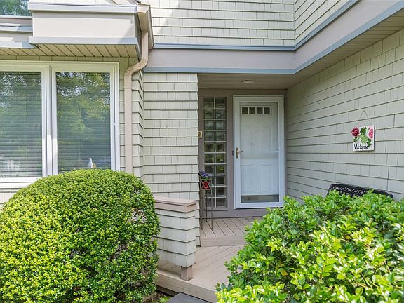 2nd image of 11 Insbrook Ct