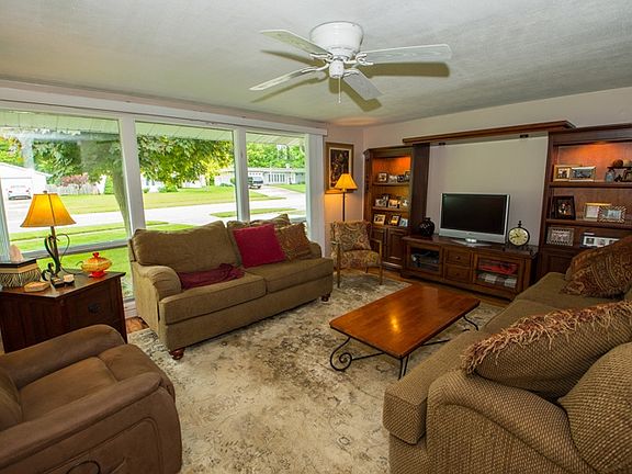 4th image of 3119 Hilltop Dr