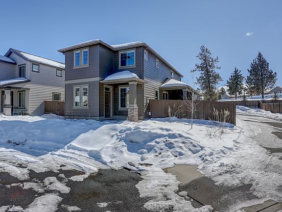 3rd image of 2960 SW Yew Park Ln