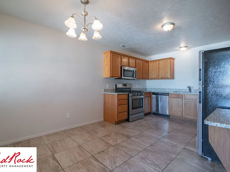 Fourplex - 620 W Evans Ridge — Photo 71