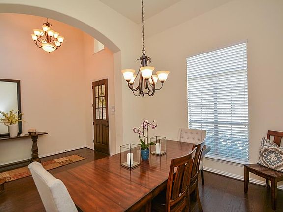 5th image of 2922 Chalet Knolls Ln