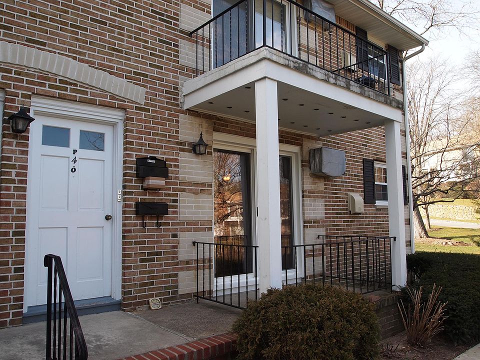 Exterior corner apartment ground floor