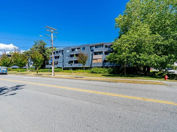 17661 58a Ave #207, Surrey, BC V3S 1N4