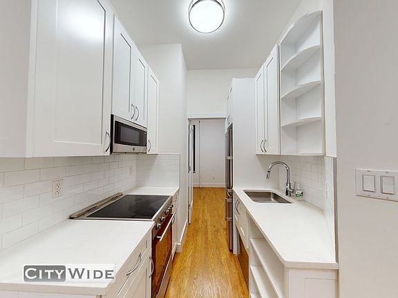 4th image of 588 Amsterdam Ave #5SF