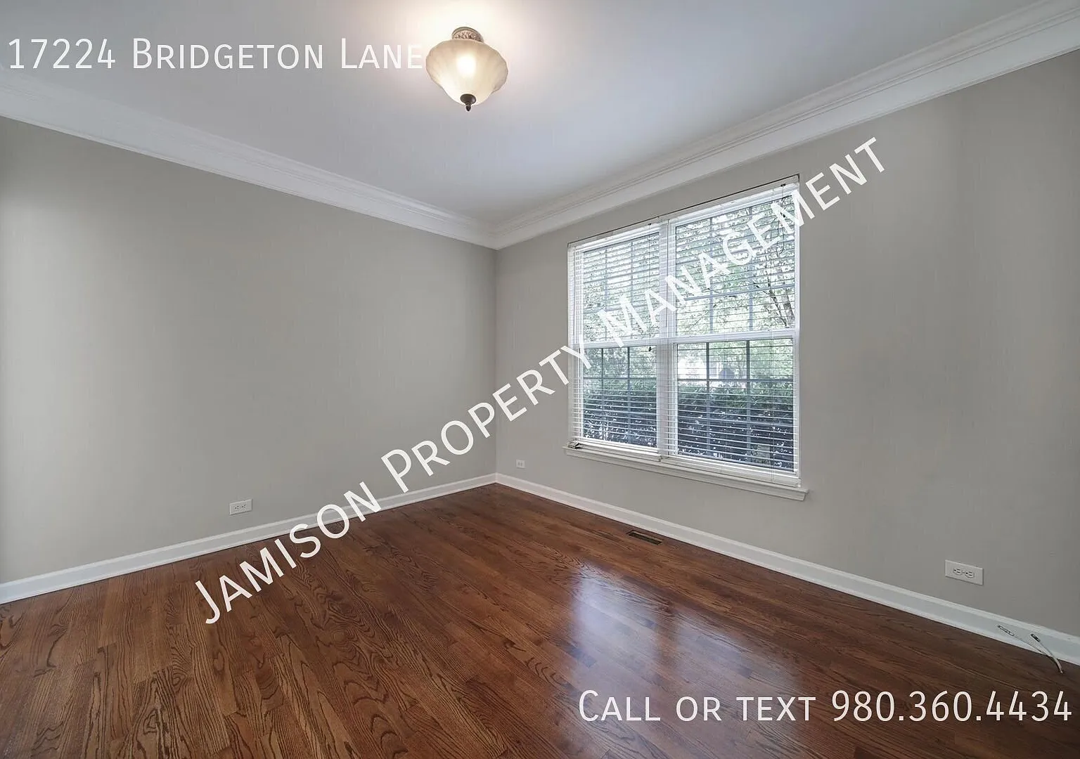 Lovely 3 Bed 2.5 Bath Home in Huntersville! — Photo 4