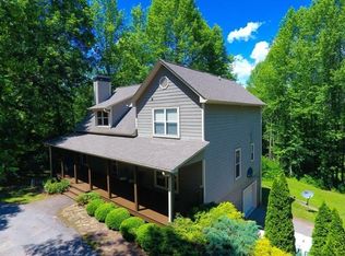228 Wild Pear Ln, Franklin, NC 28734