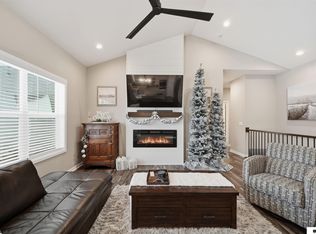 7441 Maxine Dr, Lincoln, NE 68516