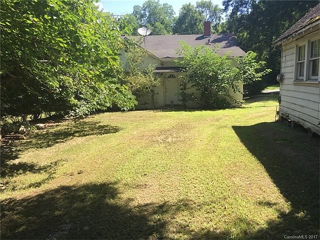 2nd image of 160 Wylie St