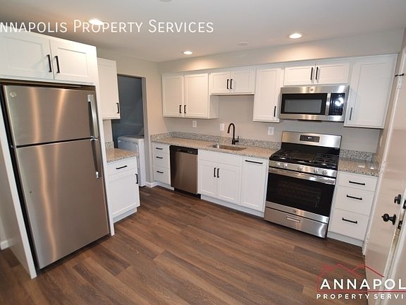 2nd image of 403 Harwood Pl